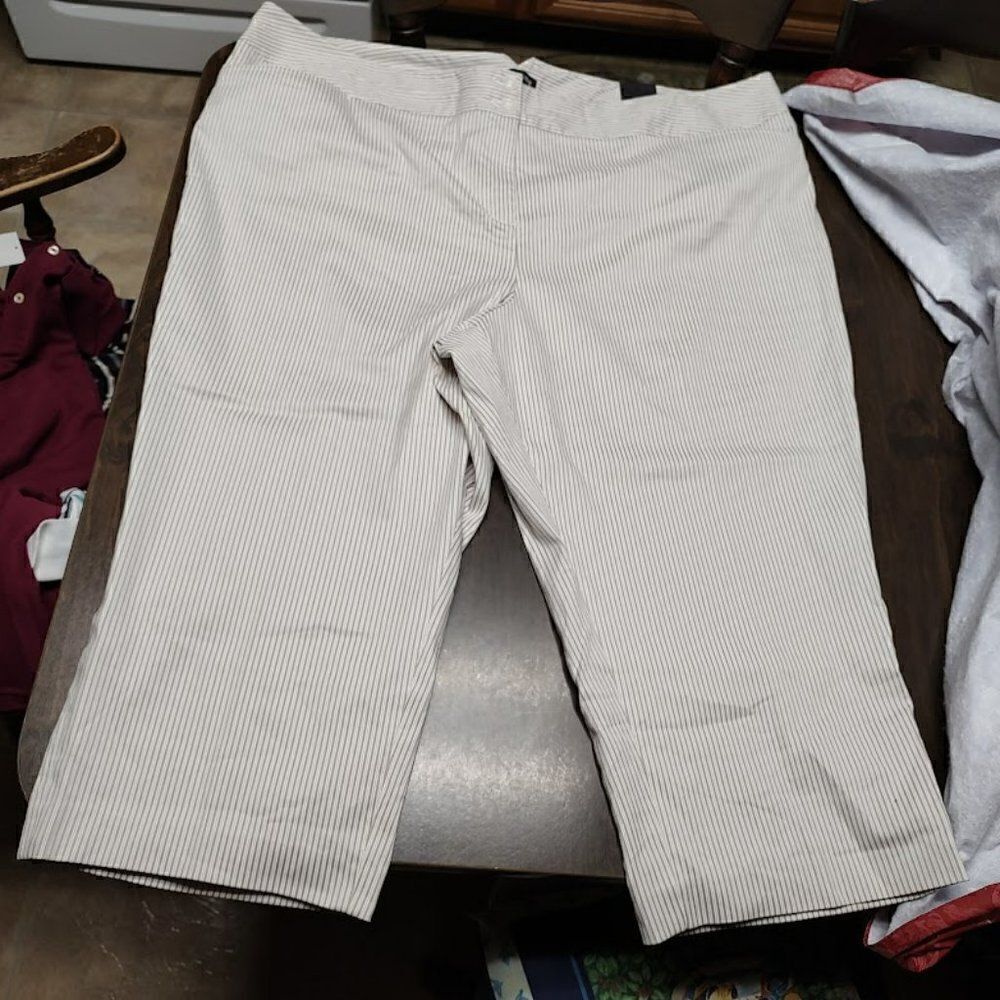 New Lane Bryant Beige Off White Striped Totally Cropped Pants Size Women's 28